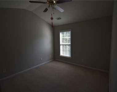 1002 Thornborough Drive - Photo Thumbnail 13