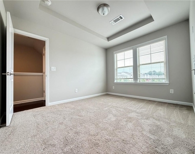 2838 Village Park Bend - Photo Thumbnail 33