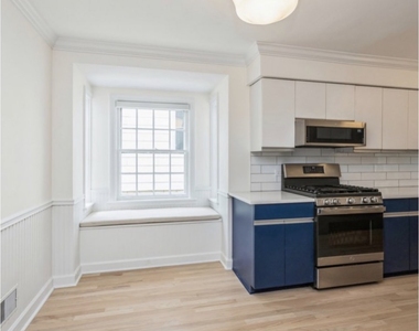 1220 Chestnut Street - Photo Thumbnail 4