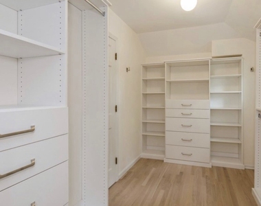 1220 Chestnut Street - Photo Thumbnail 8