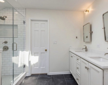 1220 Chestnut Street - Photo Thumbnail 9