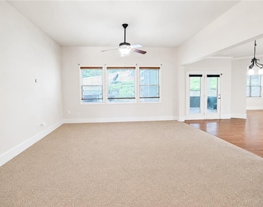 2236 Caledonia Drive - Photo Thumbnail 8