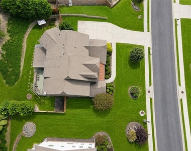 2236 Caledonia Drive - Photo Thumbnail 42