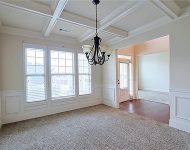 2236 Caledonia Drive - Photo Thumbnail 5