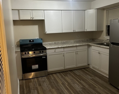 8333 S Maryland Avenue - Photo Thumbnail 2