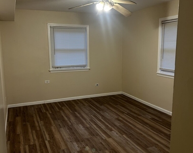 8333 S Maryland Avenue - Photo Thumbnail 6