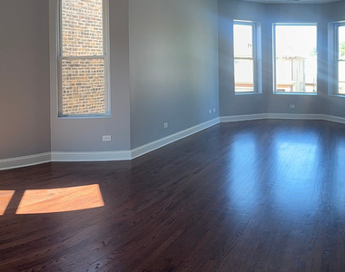 2427 N Lowell Street - Photo Thumbnail 1