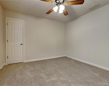 1555 Rose Pointe Drive - Photo Thumbnail 12