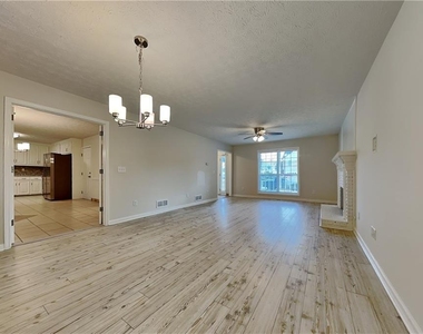 1555 Rose Pointe Drive - Photo Thumbnail 5