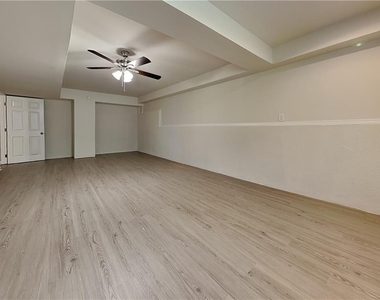 1555 Rose Pointe Drive - Photo Thumbnail 18