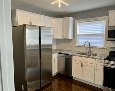 9334 S Paxton Avenue - Photo Thumbnail 1