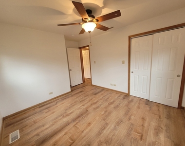 364 N Everett Drive - Photo Thumbnail 17