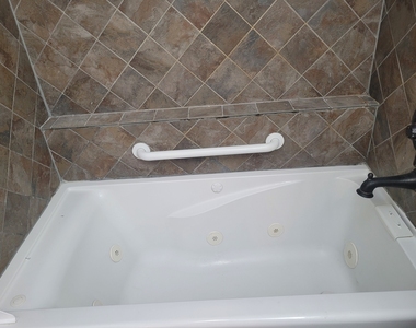 364 N Everett Drive - Photo Thumbnail 21