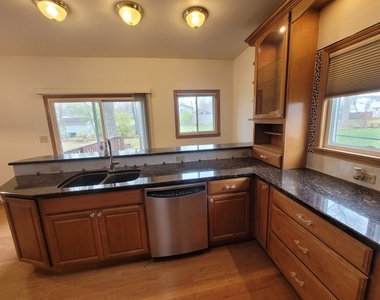 364 N Everett Drive - Photo Thumbnail 9