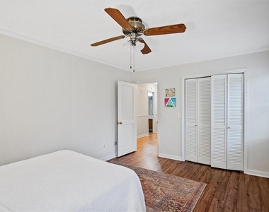 14605 Cogburn Road - Photo Thumbnail 12