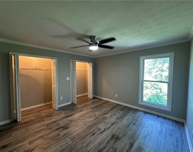 2340 Beaver Ruin Road - Photo Thumbnail 23