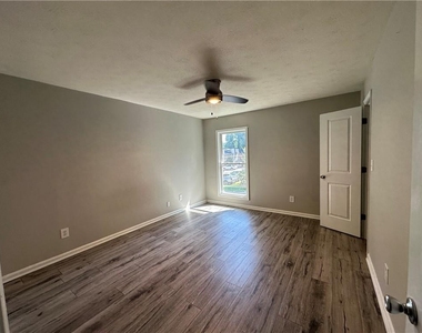 2340 Beaver Ruin Road - Photo Thumbnail 24