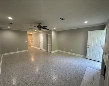 2340 Beaver Ruin Road - Photo Thumbnail 11