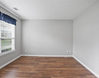 2643 Whispering Pines Drive - Photo Thumbnail 5