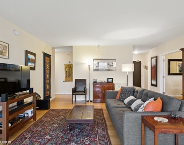 807 Davis Street - Photo Thumbnail 6