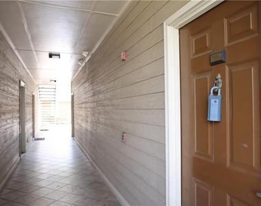 200 Renaissance Parkway Ne - Photo Thumbnail 10