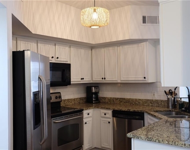 200 Renaissance Parkway Ne - Photo Thumbnail 1