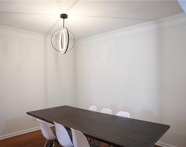 200 Renaissance Parkway Ne - Photo Thumbnail 4