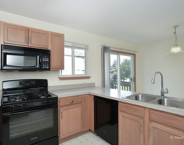 923 Emerald Drive - Photo Thumbnail 7
