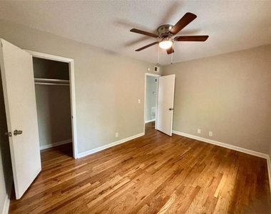 1048 Washington Street - Photo Thumbnail 8