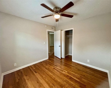 1048 Washington Street - Photo Thumbnail 10
