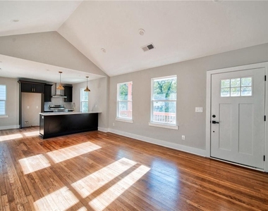 1683 Kenmore Street Sw - Photo Thumbnail 8