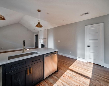 1683 Kenmore Street Sw - Photo Thumbnail 14