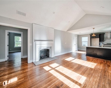 1683 Kenmore Street Sw - Photo Thumbnail 7