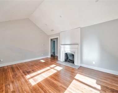 1683 Kenmore Street Sw - Photo Thumbnail 10