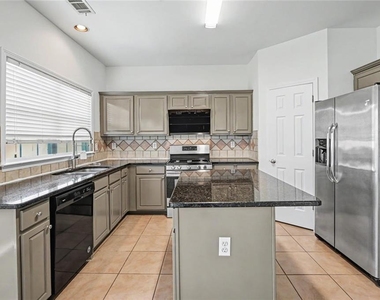 8330 Grenadier Trail - Photo Thumbnail 10