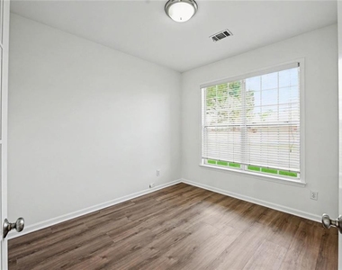 8330 Grenadier Trail - Photo Thumbnail 12
