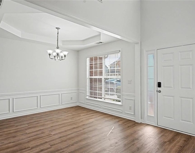 8330 Grenadier Trail - Photo Thumbnail 4