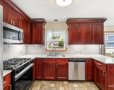 920 Fairfax Court - Photo Thumbnail 8