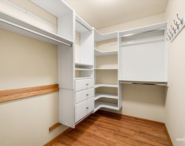 920 Fairfax Court - Photo Thumbnail 14