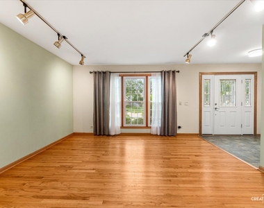 920 Fairfax Court - Photo Thumbnail 3