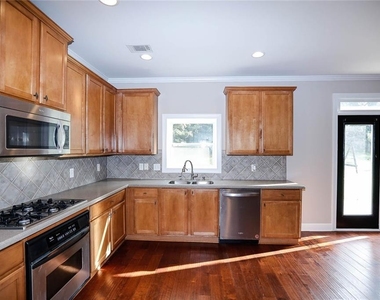 3380 Gables Court - Photo Thumbnail 10