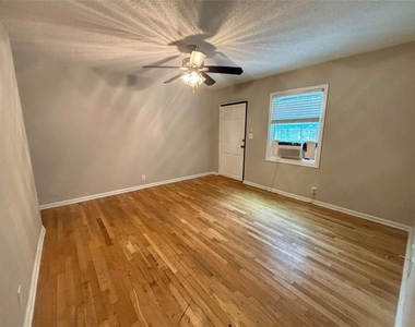 1048 Washington Street - Photo Thumbnail 3