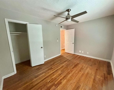 1048 Washington Street - Photo Thumbnail 7