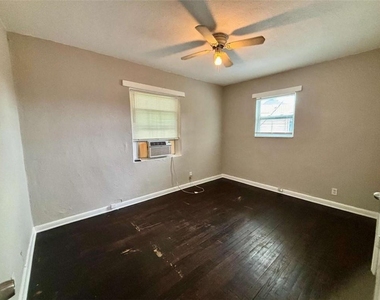 1048 Washington Street - Photo Thumbnail 7