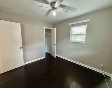 1048 Washington Street - Photo Thumbnail 11