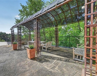 2285 Peachtree Road Ne - Photo Thumbnail 16