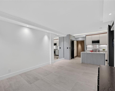 2285 Peachtree Road Ne - Photo Thumbnail 3