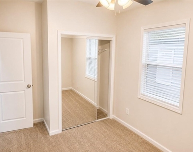 888 Coleman Street Sw - Photo Thumbnail 6