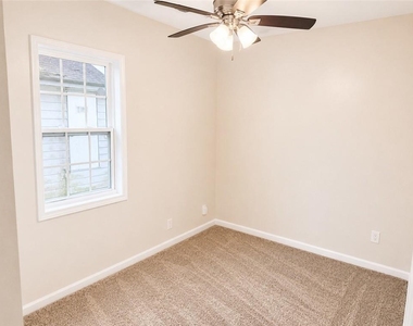 888 Coleman Street Sw - Photo Thumbnail 5