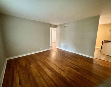 1048 Washington Street - Photo Thumbnail 2